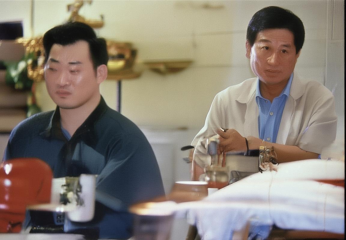 篮球传奇对决：1996公牛VS2017勇士，技术与战术巅峰对决